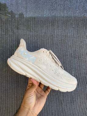 HOKA One Clifton 9 Women's Running Shifting Sand / Eggnog